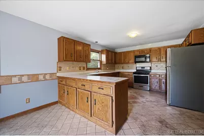 13 Saddlewood Court, Sugar Grove, IL 60554 - Photo 8