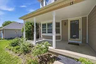 13 Saddlewood Ct, Sugar Grove, IL 60554 - Photo 2