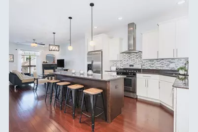 922 Warren Avenue #105, Downers Grove, IL 60515 - Photo 2