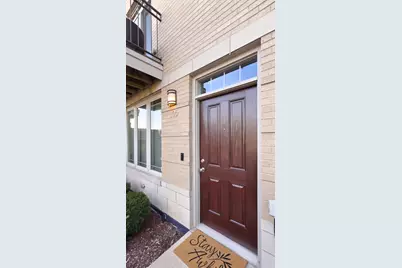 922 Warren Avenue #105, Downers Grove, IL 60515 - Photo 2