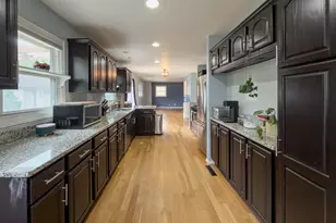 23W477 Burdette Ave, Carol Stream, IL 60188 - Photo 8