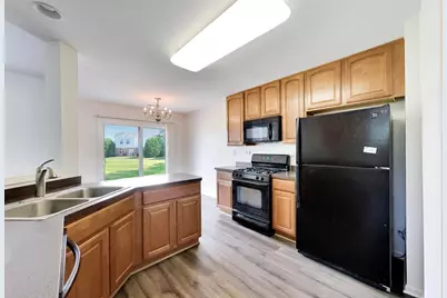 759 Pointe Drive, Crystal Lake, IL 60014 - Photo 6