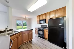 759 Pointe Dr, Crystal Lake, IL 60014 - Photo 6