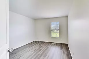 759 Pointe Dr, Crystal Lake, IL 60014 - Photo 12