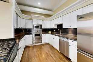 1016 W Madison St, Chicago, IL 60607 - Photo 18