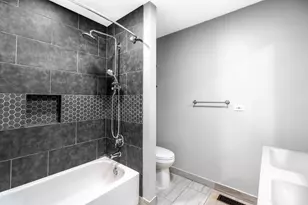 2122 Kensington Dr, Schaumburg, IL 60194 - Photo 26