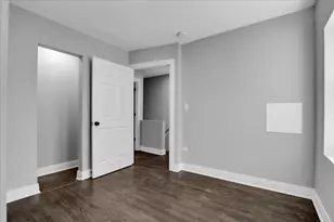 735 E 105th St, Chicago, IL 60628 - Photo 24