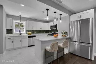 735 E 105th St, Chicago, IL 60628 - Photo 2