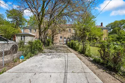 735 E 105th Street, Chicago, IL 60628 - Photo 32