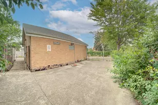 7960 S Kenneth Ave, Chicago, IL 60652 - Photo 6