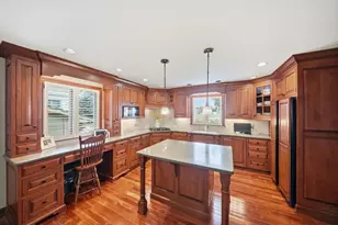 534 E Forest Ave, Wheaton, IL 60187 - Photo 8