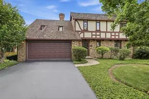 534 E Forest Ave, Wheaton, IL 60187 - Photo 1