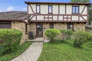 534 E Forest Ave, Wheaton, IL 60187 - Photo 2