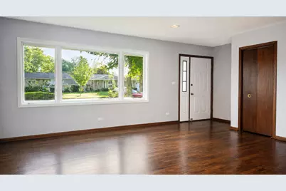 2125 Plainfield Drive, Des Plaines, IL 60018 - Photo 2