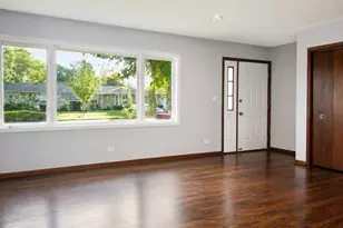 2125 Plainfield Dr, Des Plaines, IL 60018 - Photo 2