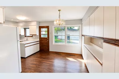 2125 Plainfield Drive, Des Plaines, IL 60018 - Photo 4