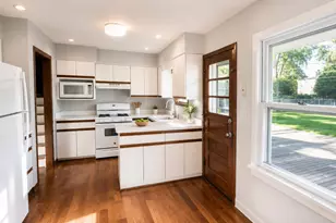 2125 Plainfield Dr, Des Plaines, IL 60018 - Photo 6