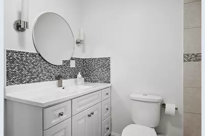 5351 W Foster Avenue, Chicago, IL 60630 - Photo 24