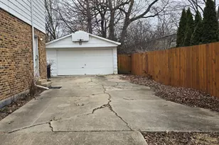 303 Jackson St, Park Forest, IL 60466 - Photo 2