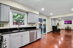 628 Primrose Ln, Schaumburg, IL 60194 - Photo 12