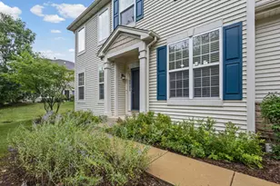 580 S Jade Ln, Round Lake, IL 60073 - Photo 2