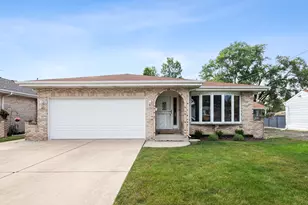 8608 Lamon Ave, Burbank, IL 60459 - Photo 2
