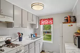 9754 S Harvard Ave, Chicago, IL 60628 - Photo 4