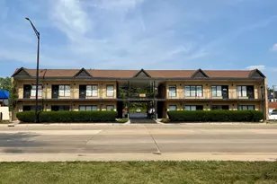 381 N York St, Elmhurst, IL 60126 - Photo 1