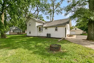 428 E 156th Pl, South Holland, IL 60473 - Photo 4