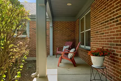 634 Raintree Road, Buffalo Grove, IL 60089 - Photo 2