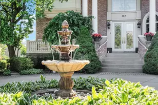 151 Palmer Cir, Vernon Hills, IL 60061 - Photo 4