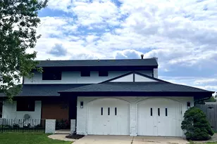 214 Cambridge Ln, Bloomingdale, IL 60108 - Photo 1