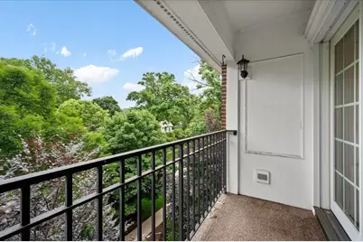 2536 McDaniel Avenue #402, Evanston, IL 60201 - Photo 8