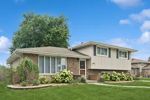 19826 Therese Ln, Mokena, IL 60448 - Photo 2