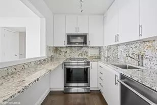 3600 N Lake Shore Dr, Chicago, IL 60613 - Photo 4