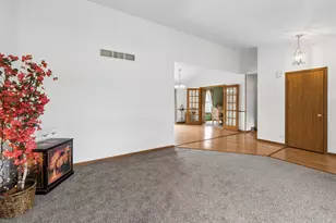 1520 Wicker St, Woodstock, IL 60098 - Photo 6
