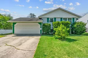 303 Marilyn Ave, Glendale Heights, IL 60139 - Photo 1
