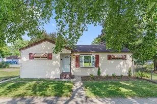 707 S Elmwood Ave, Waukegan, IL 60085 - Photo 1