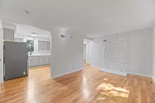 707 S Elmwood Ave, Waukegan, IL 60085 - Photo 2