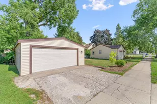 707 S Elmwood Ave, Waukegan, IL 60085 - Photo 22