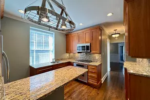 3614 N Bosworth Ave, Chicago, IL 60613 - Photo 2