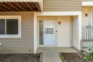 135 Brandywine Ct, Vernon Hills, IL 60061 - Photo 4