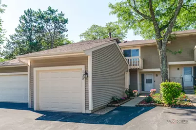 135 Brandywine Court, Vernon Hills, IL 60061 - Photo 2