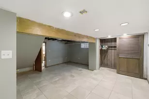 3829 W Addison St, Chicago, IL 60618 - Photo 26