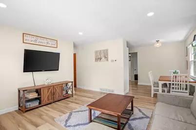 1530 Sunrise Drive, Dekalb, IL 60115 - Photo 6