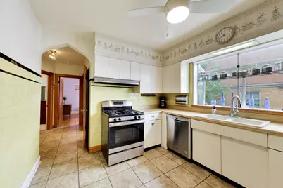 5829 N Mobile Avenue, Chicago, IL 60646 - Photo 10