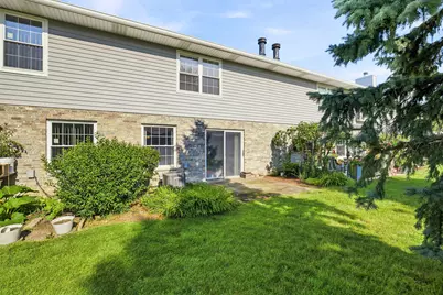 875 N Tamarac Boulevard, Addison, IL 60101 - Photo 2