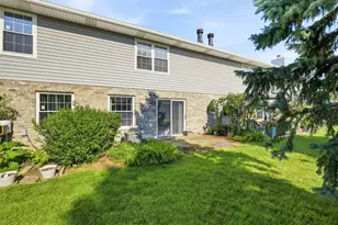 875 N Tamarac Blvd, Addison, IL 60101 - Photo 2