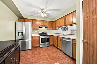 875 N Tamarac Boulevard, Addison, IL 60101 - Photo 8