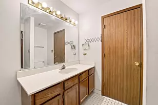 875 N Tamarac Blvd, Addison, IL 60101 - Photo 20